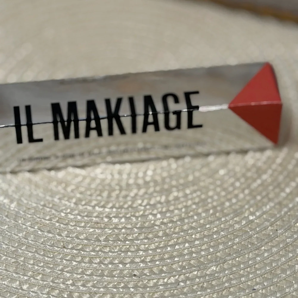 IL MAKIAGE Lip Service Hi-Shine Lip Glaze PDA 574 Red Glossy Liquid Lipstick NIB